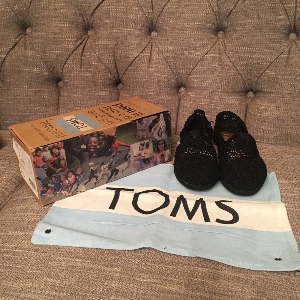 Black Lace Toms